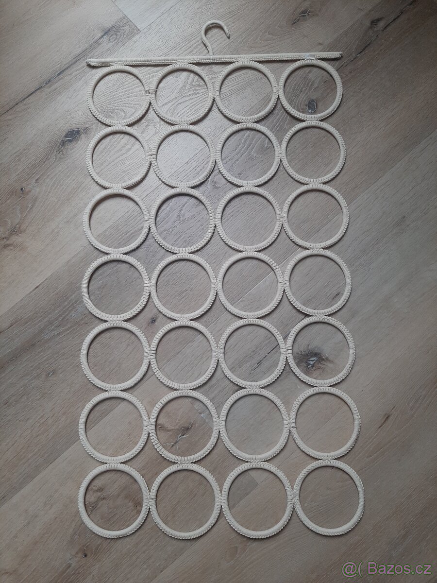 Věšák na šátky Ikea - 2