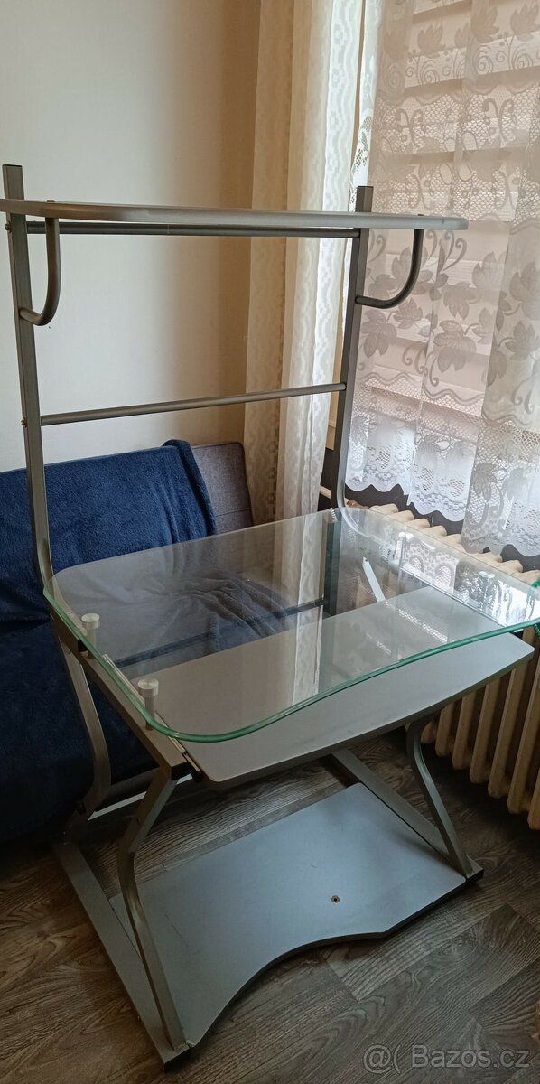 Psací, počítačový stůl - 2