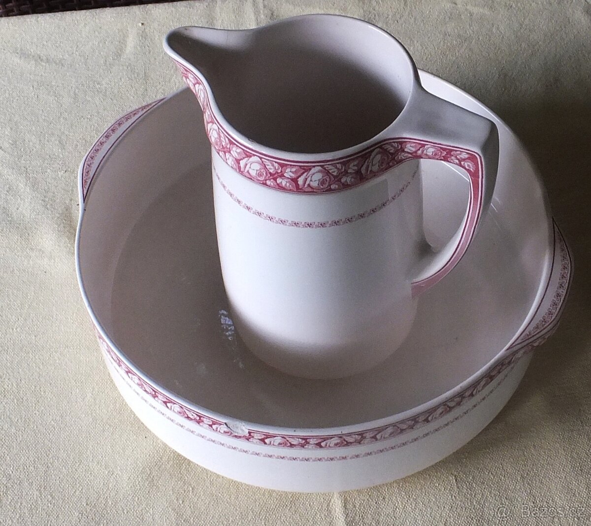 umyvadlo a džbán - 2