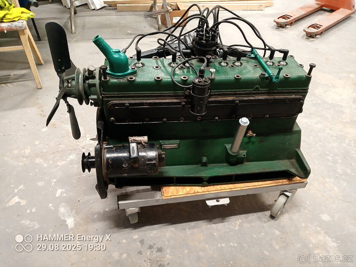 Osmivalcovy blok motoru Nash rok cca 1931 - 2