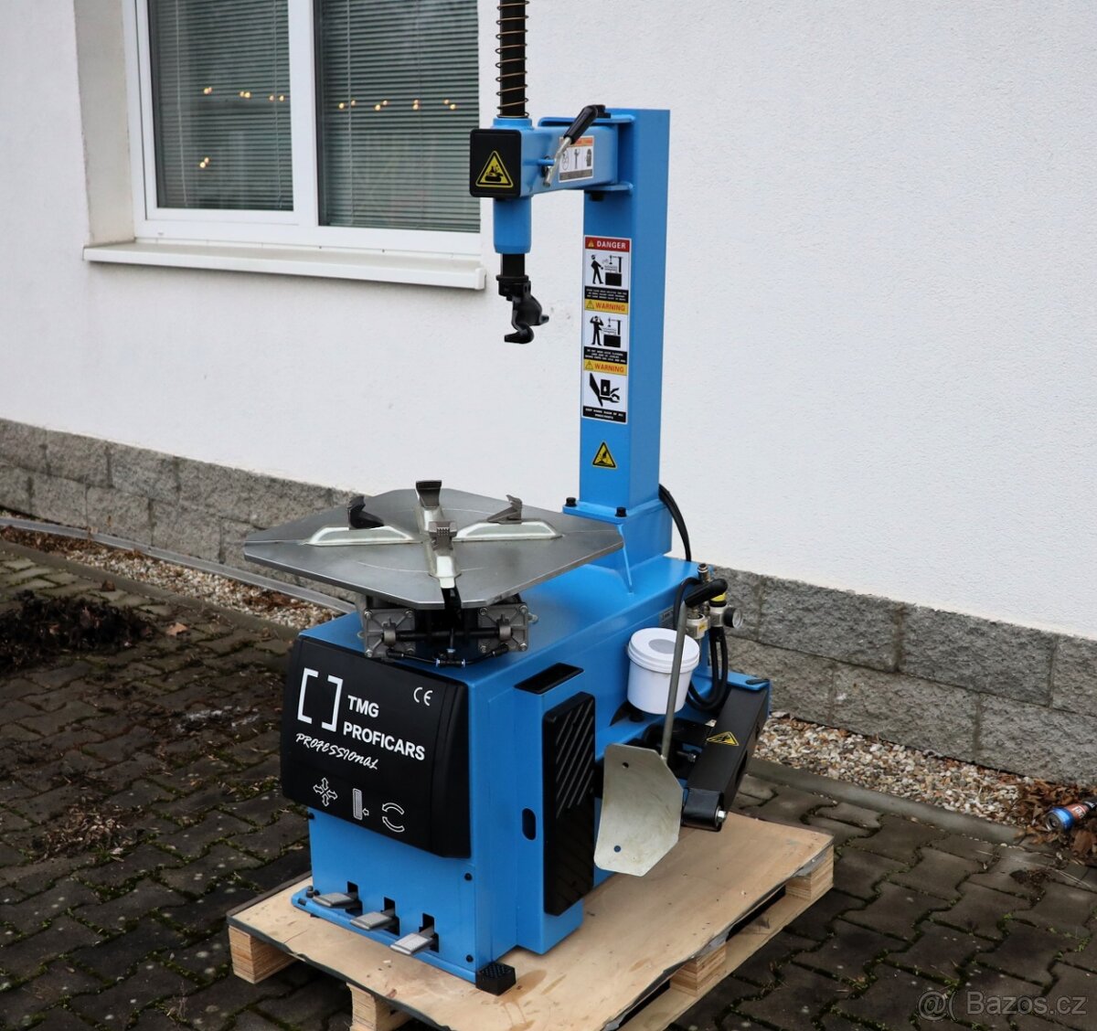 Zouvačka pneumatik poloautomatická - 2