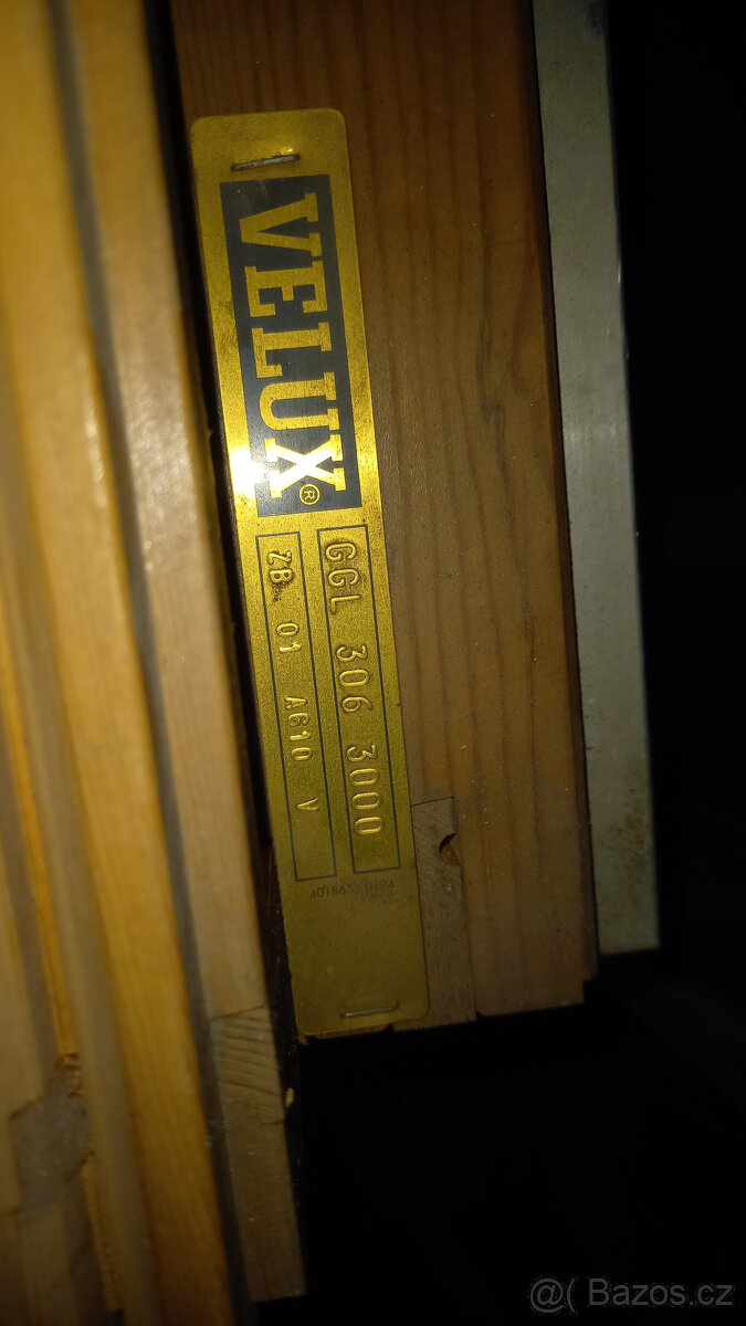 Prodám střešní okna Velux - 2