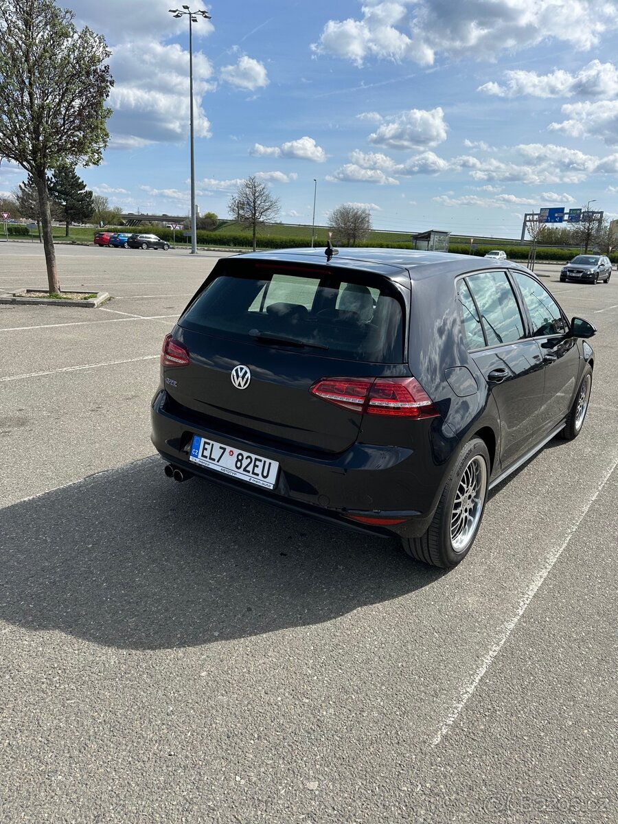Volkswagen Golf 7 GTE - 2