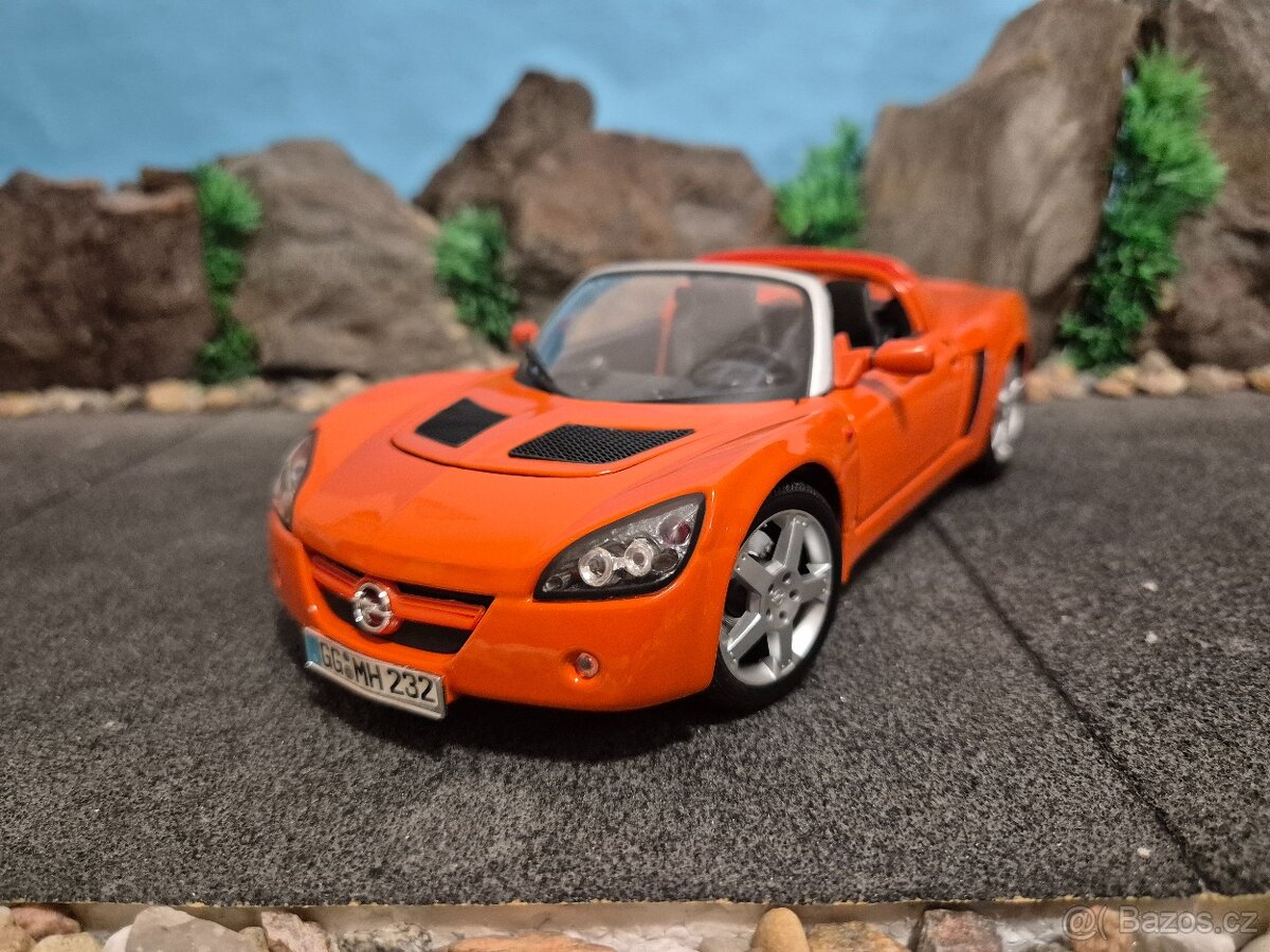 Prodám model 1:18 opel speedster - 2