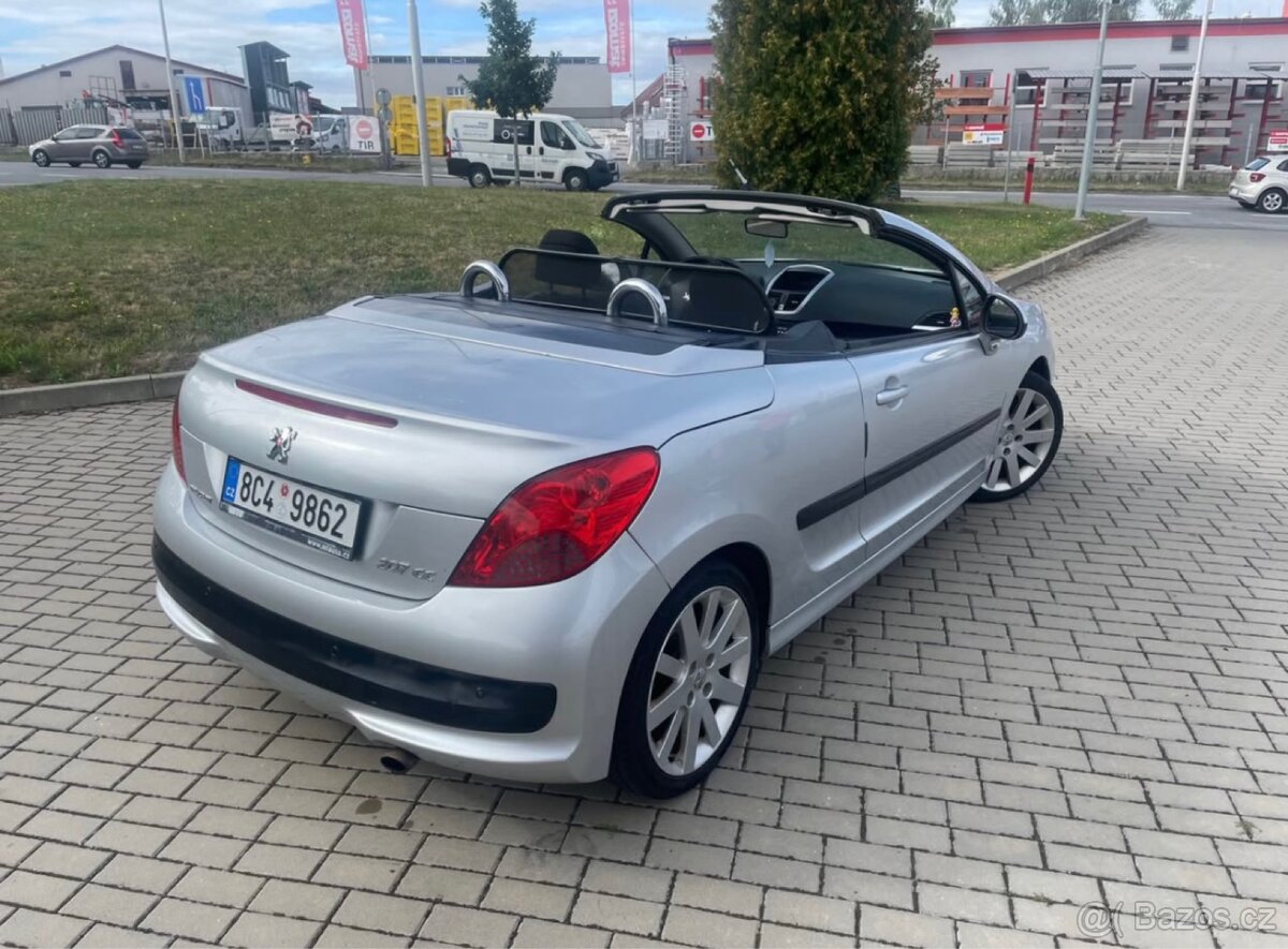 Peugeot 207 CC - 2