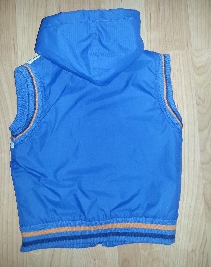 Chlapecká modrá vesta s kapucou (vel. 122/128) - 2