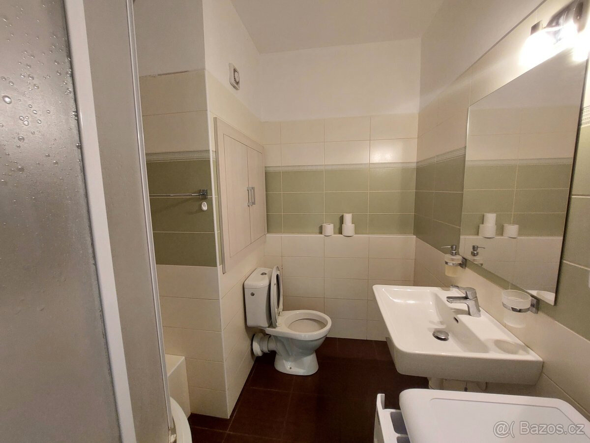 Pronájem bytu 1+1, Husova, Chrudim, 8900 Kč/měs, 36 m2 - 2