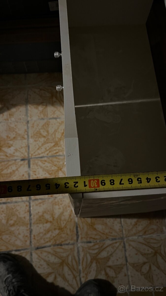 Koupelnová skříňka - 2