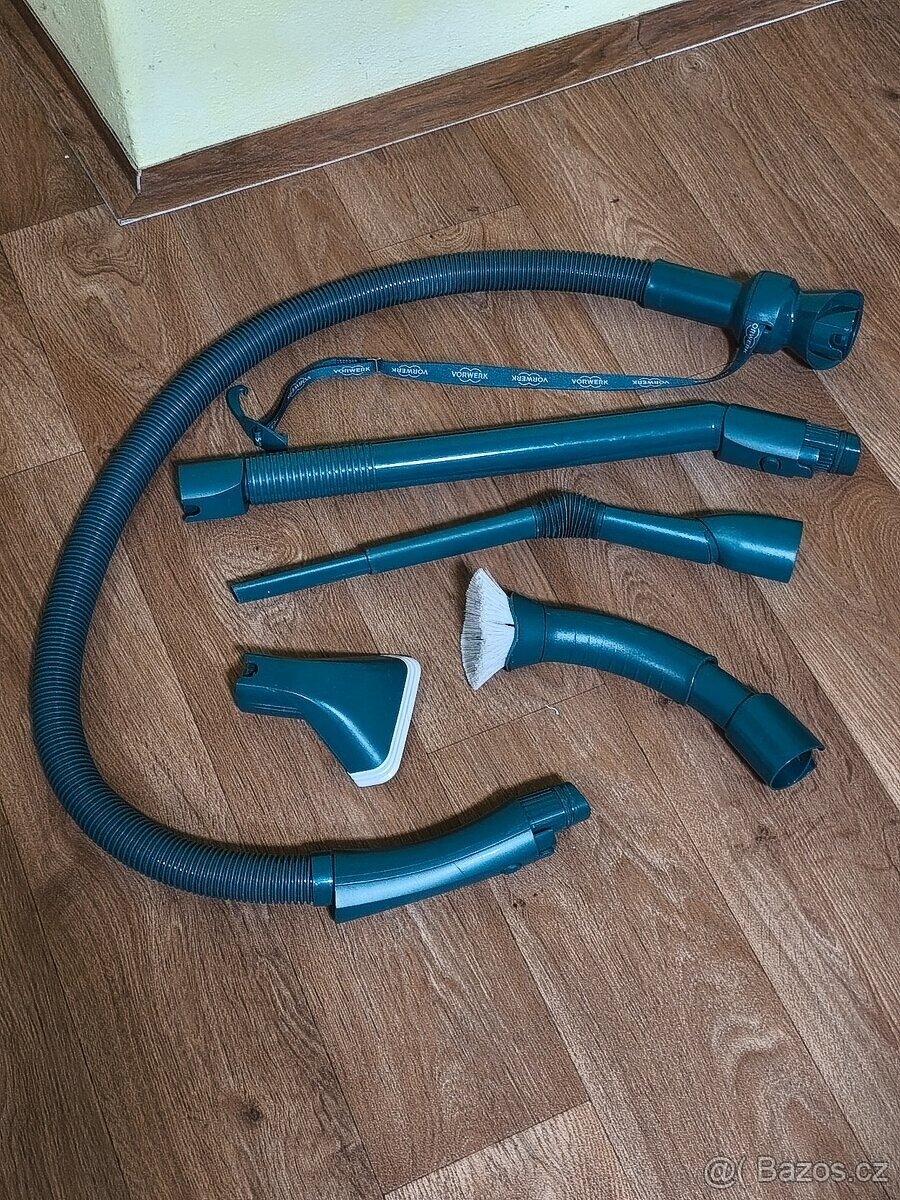 Prodám originál příslušenství k vysavači VORWERK. Set - 2
