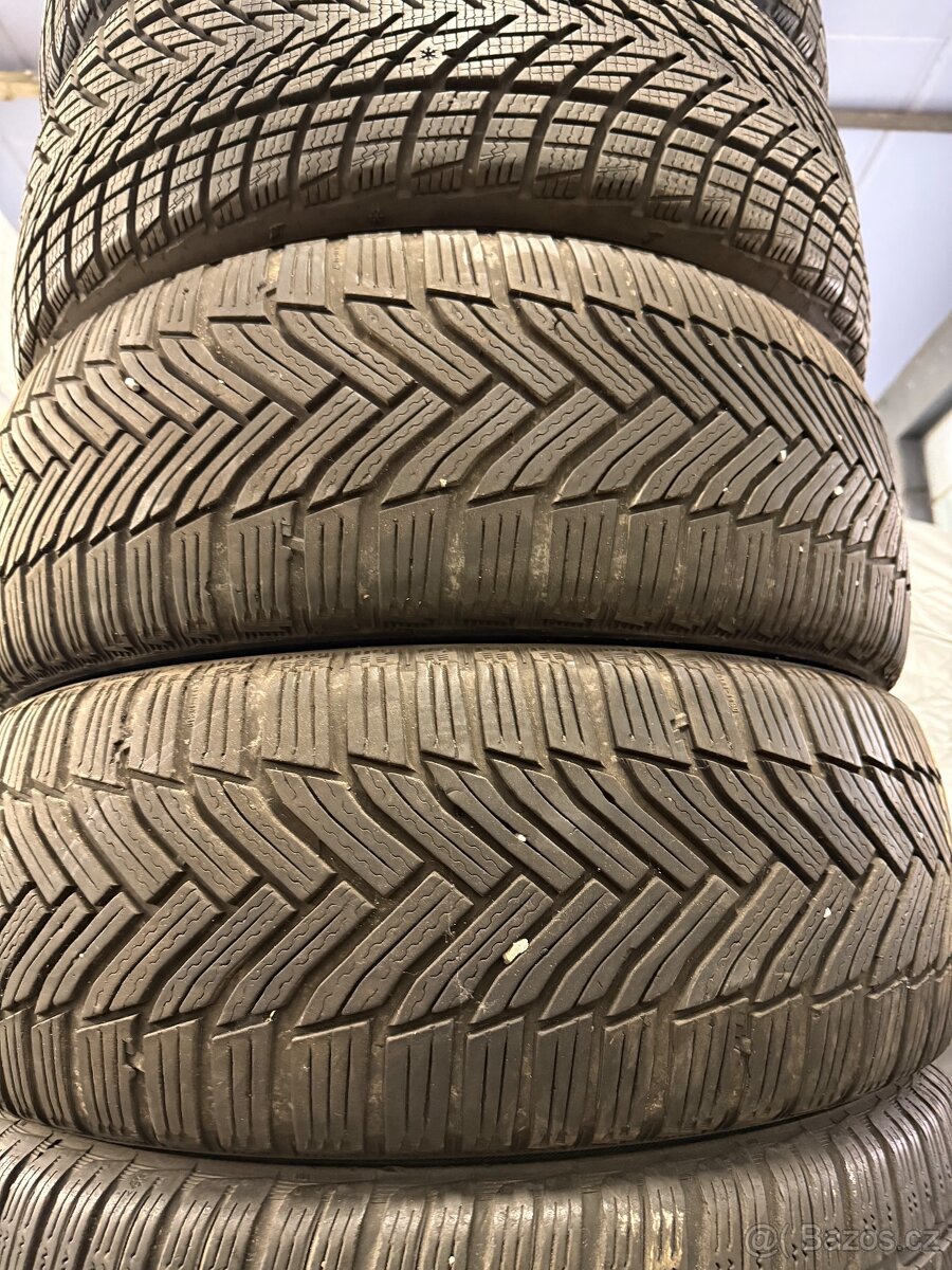 prodám zimní 205/55/17 Goodyear a Michelin - 2