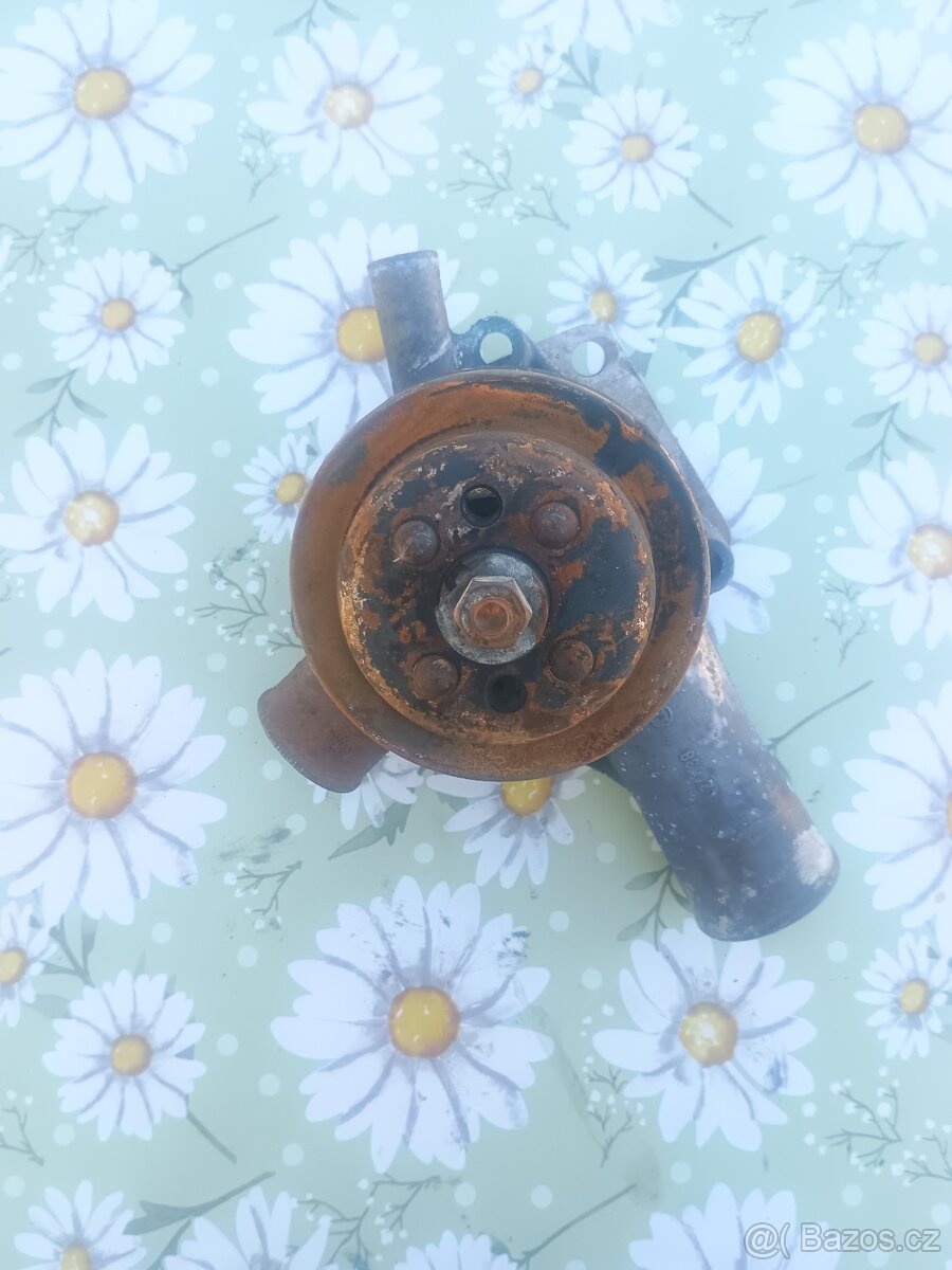 Škoda 105/120M - vodní pumpa - 2