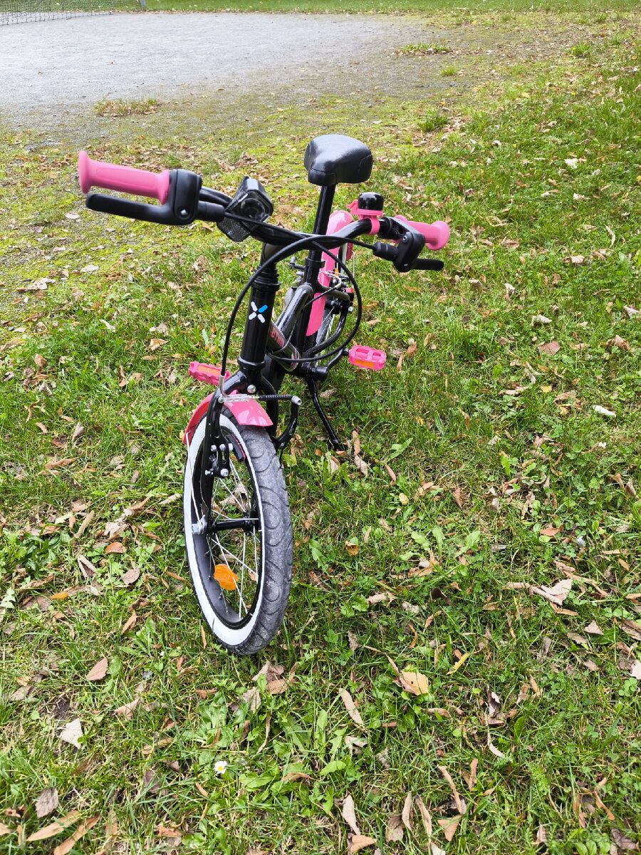 Dětské kolo 16 ( + přídavná kolečka + přilba ) - 2