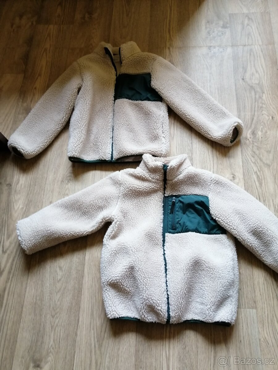 Prodám mikiny, bundu, trika... - 2