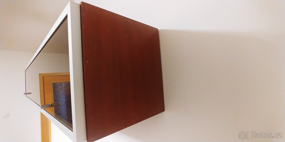 Závěsná skříňka - 2