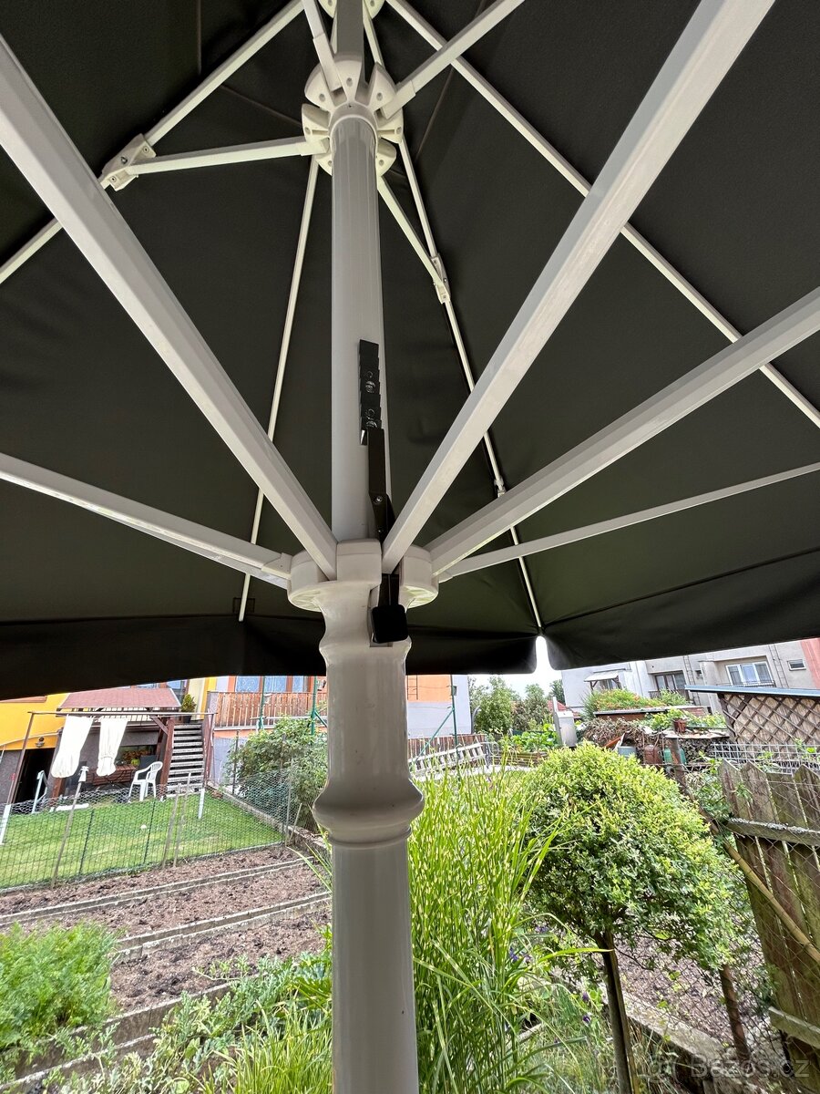 Velky slunecnik 3x3m-barva antracit-top stav - 2