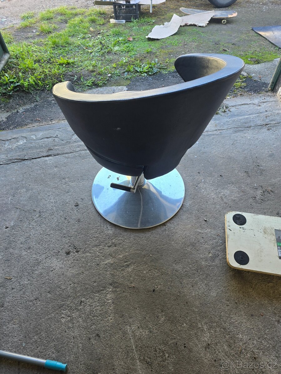 Kadeřnicke křeslo - 2