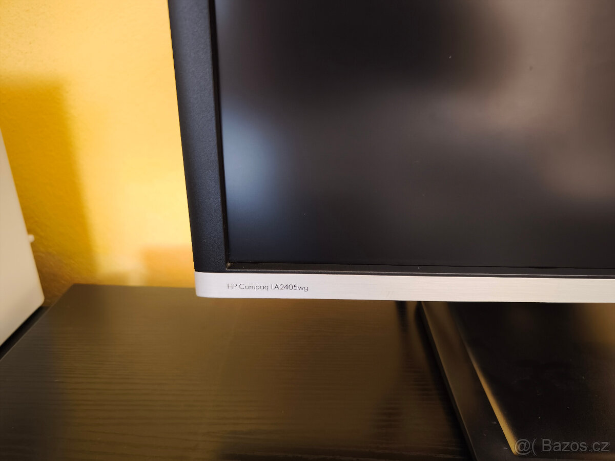 Monitor HP LA2405wg - platí do smazání - 2