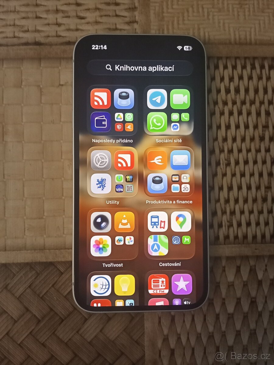 Prodám iPhone 16e E-sim - 2