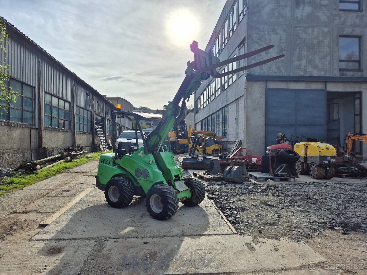 AVANT 635 KOLOVÝ NAKLADAČ - 2