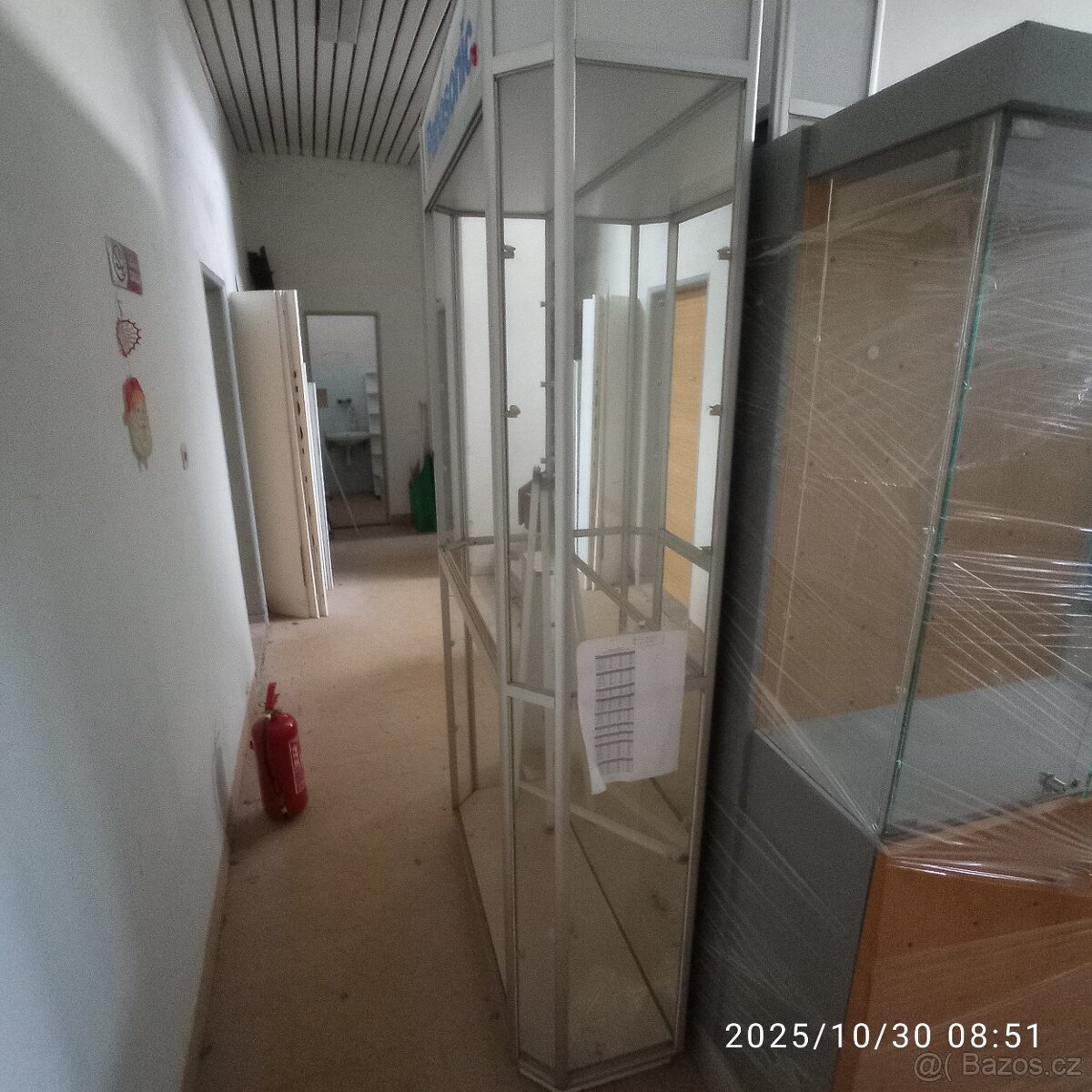 Skleněná vitrína - 2