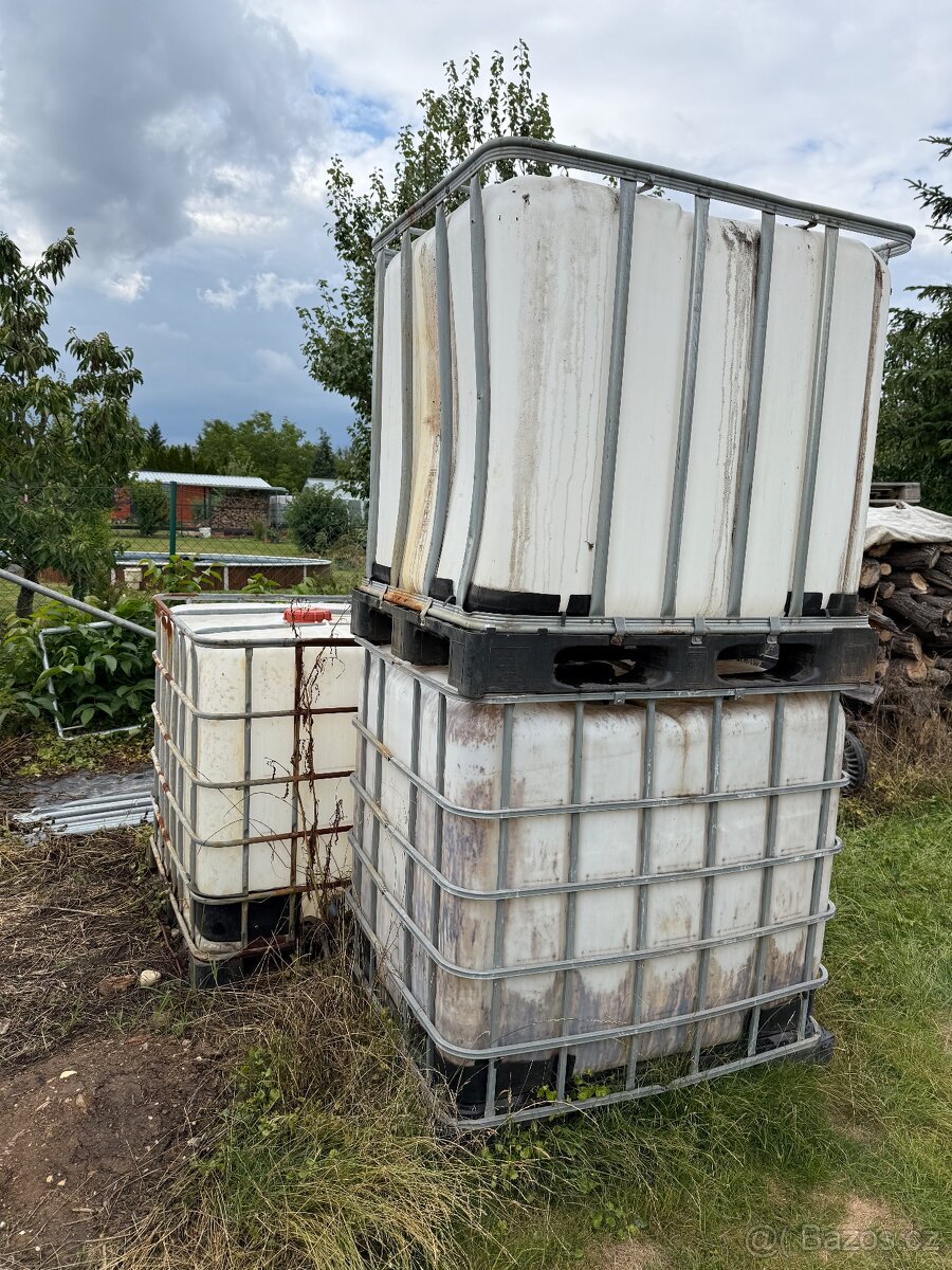 IBC nádrže na vodu 1000L - 2