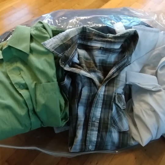 Velký pytel dámského a pánského oblečení - 2