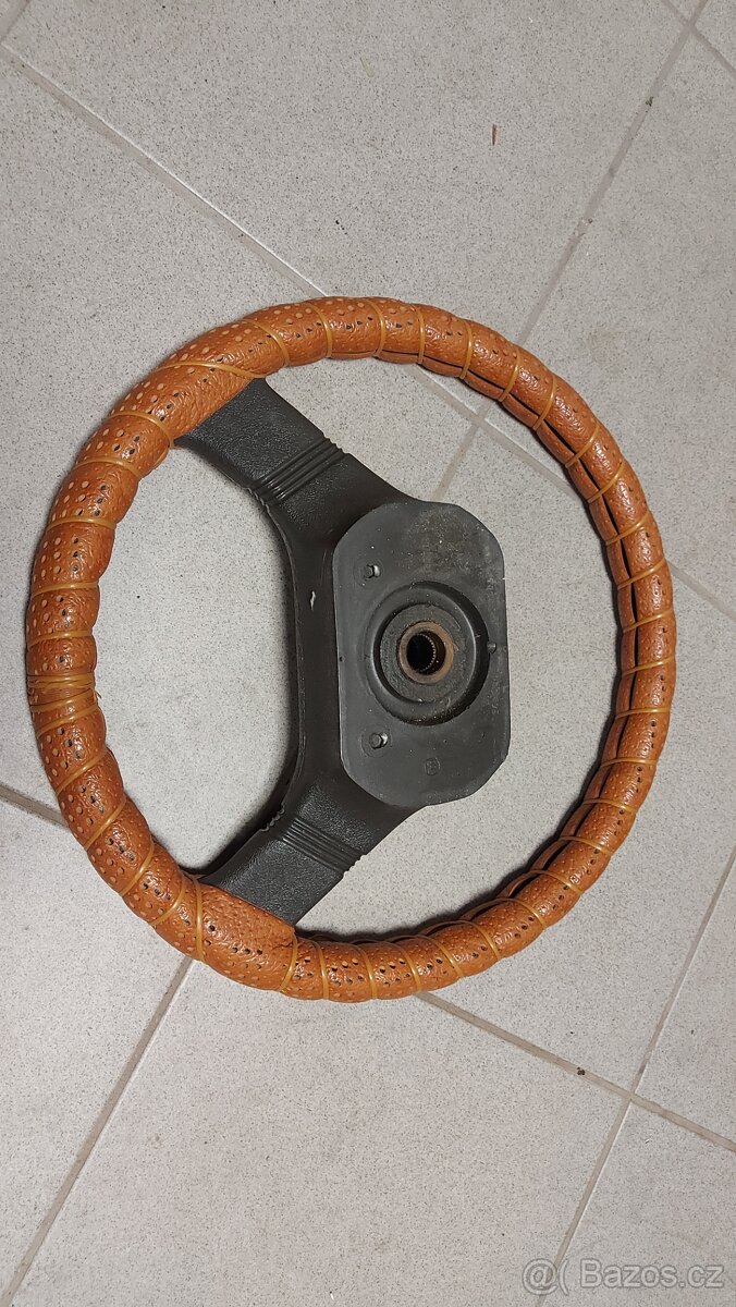 Volant Škoda Favorit - hnědý z první série - 2