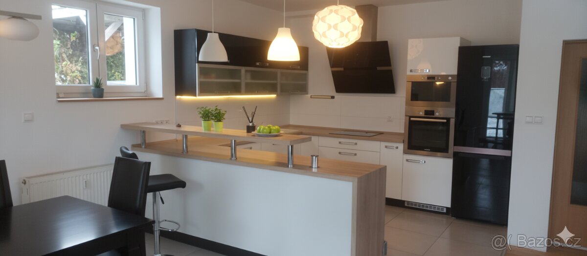 Pronájem prostorného bytu 2+kk (92 m) v RD Libčice nad Vlt. - 2