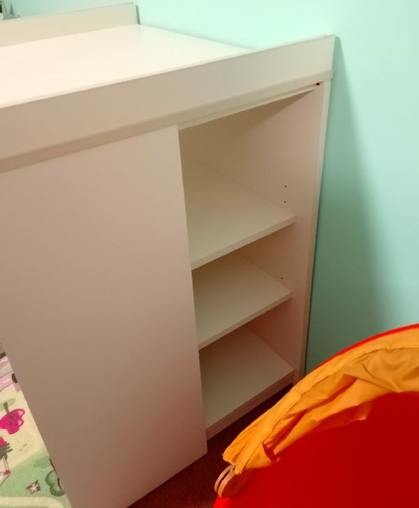 Přebalovací pult s úložným prostorem - 2