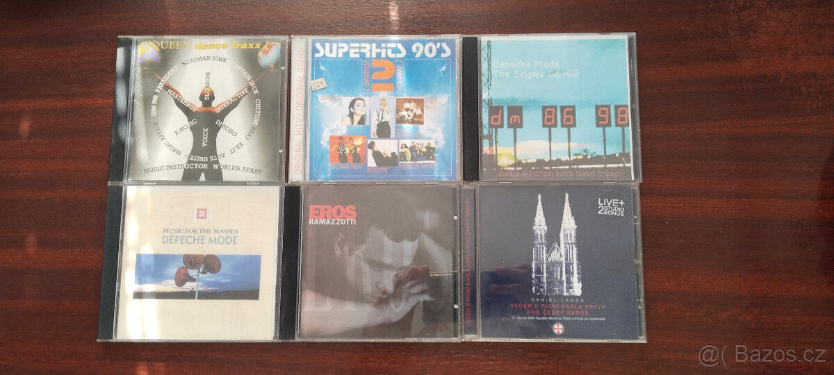 CD a DVD různých žánrů a ročníků. - 2