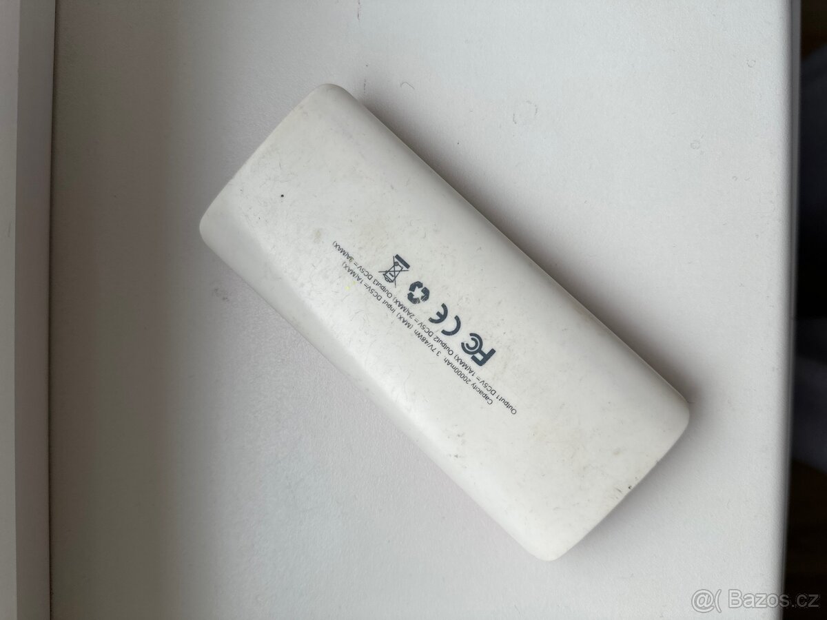 Powerbanka 3× USB + LED svítilna - 2