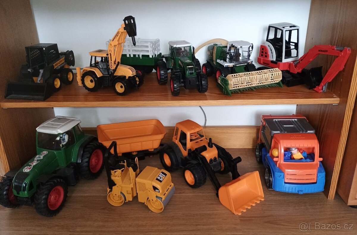 Traktory, bagry, atd... - 2