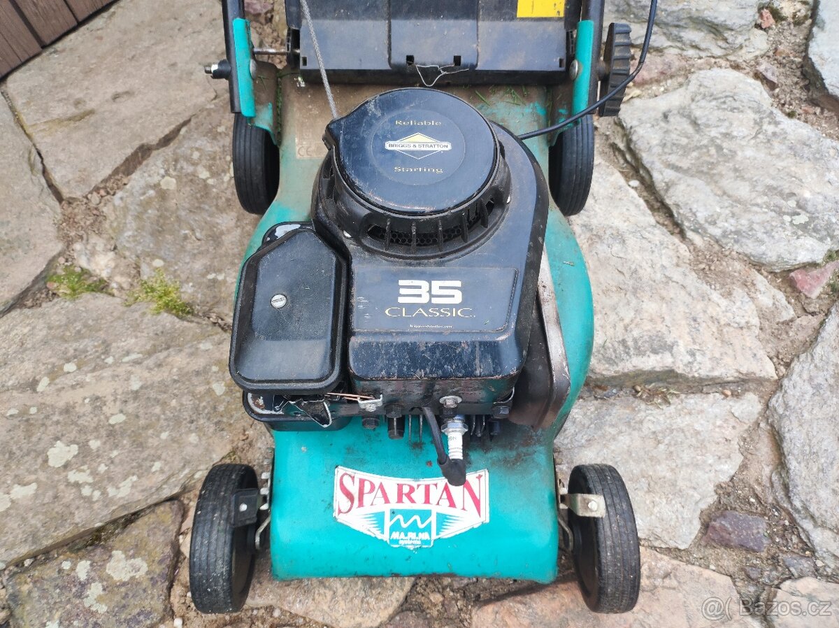 Briggs and Stratton Classic 35 - 2