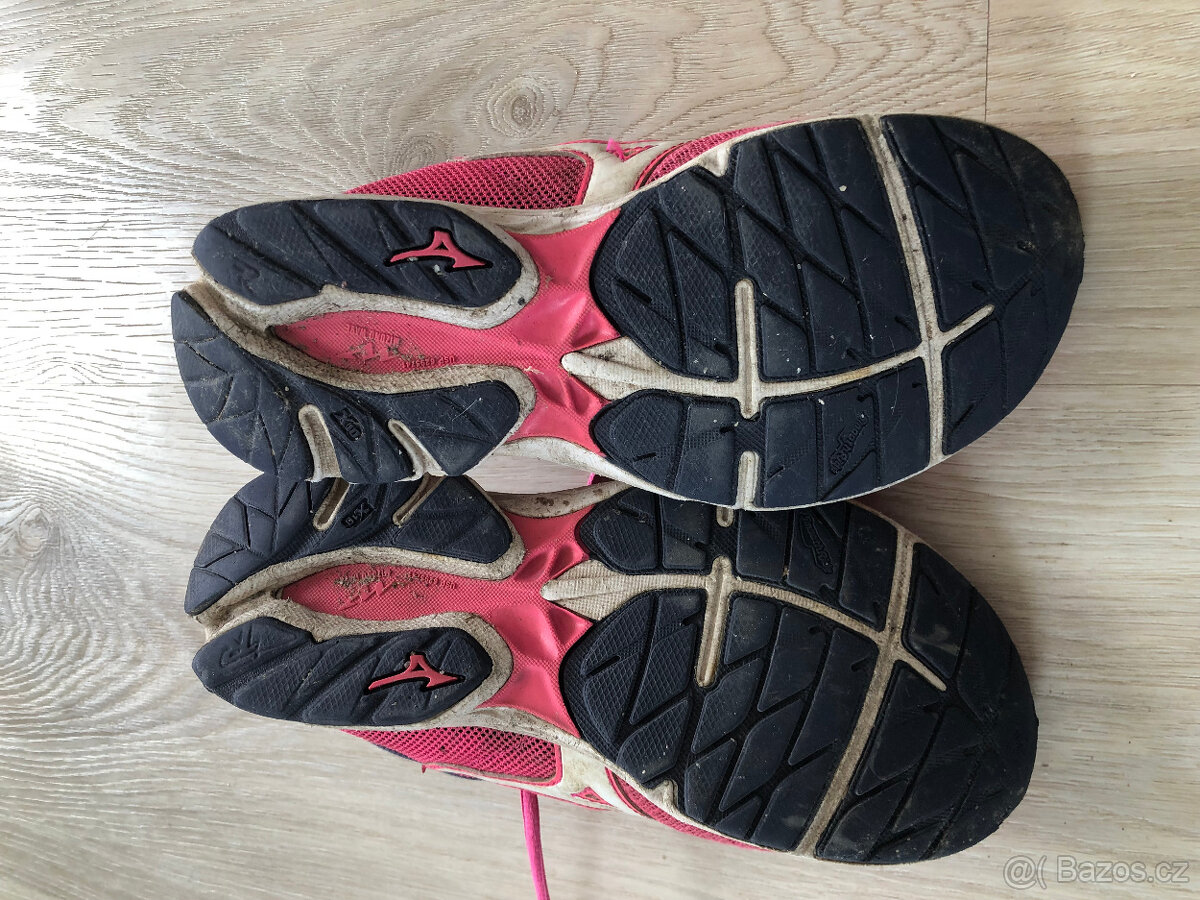 Běžecké boty Mizuno Wave vel. 35 - 2