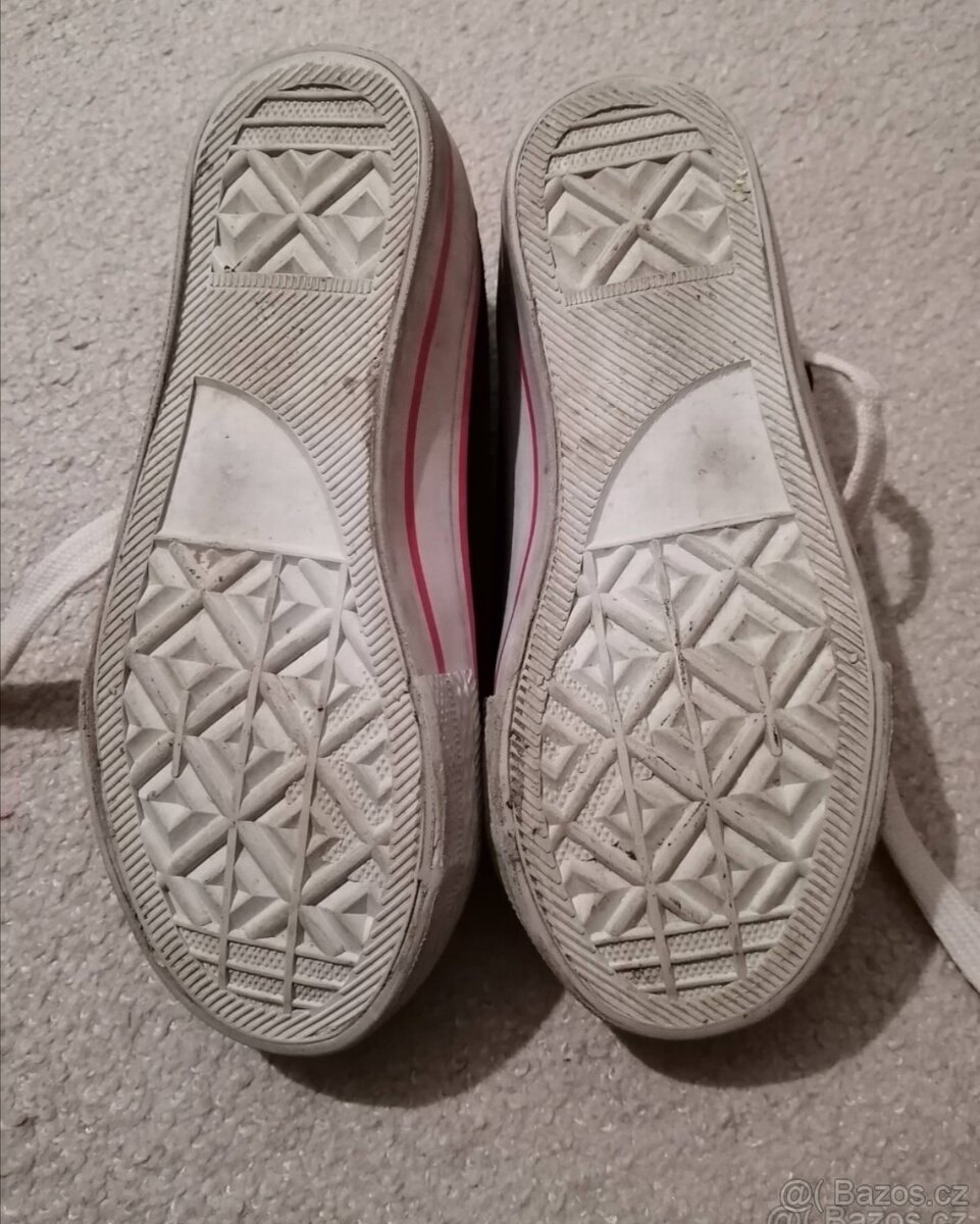 Tenisky, cvičky, boty do vody, crocsy.... - 2