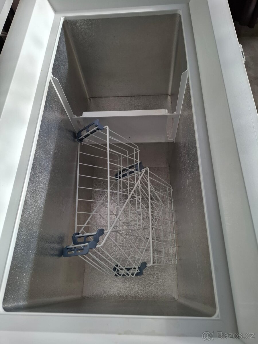 PULTOVÝ MRAZÁK LIEBHERR 215L - 2