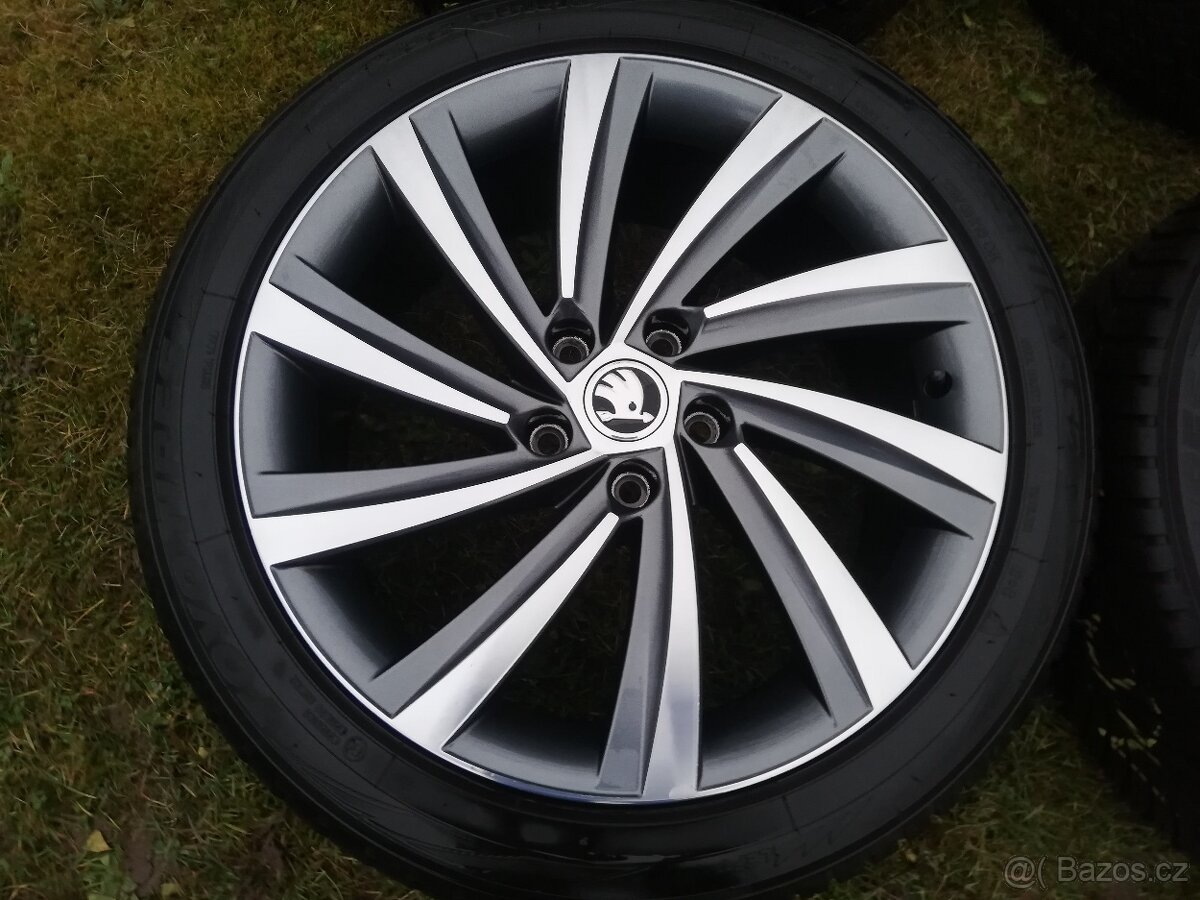 Alu 18" Škoda Octavia IV Perseus zimní 225/45/18 zánovní - 2