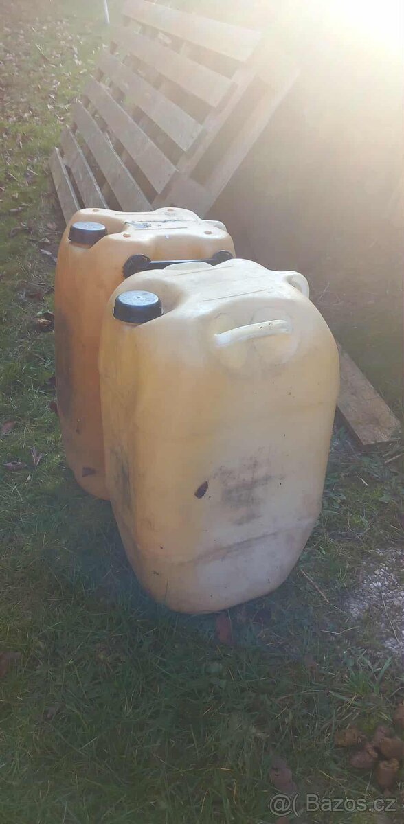 Plastové kanystry 60 litrů - 2