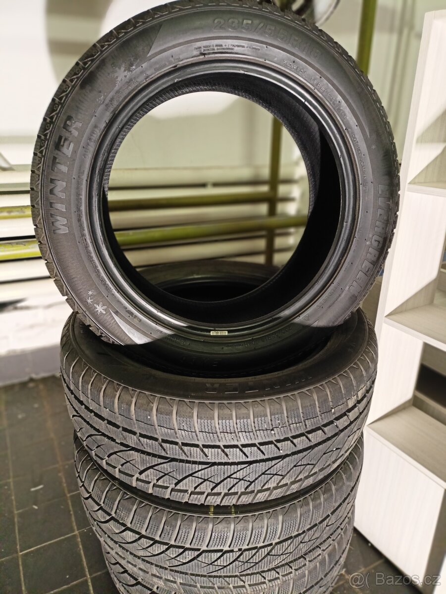 Zimní pneumatiky 235/55R18 - 2