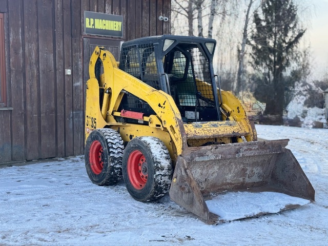Smykový kolový nakladač Bobcat S185 - 2