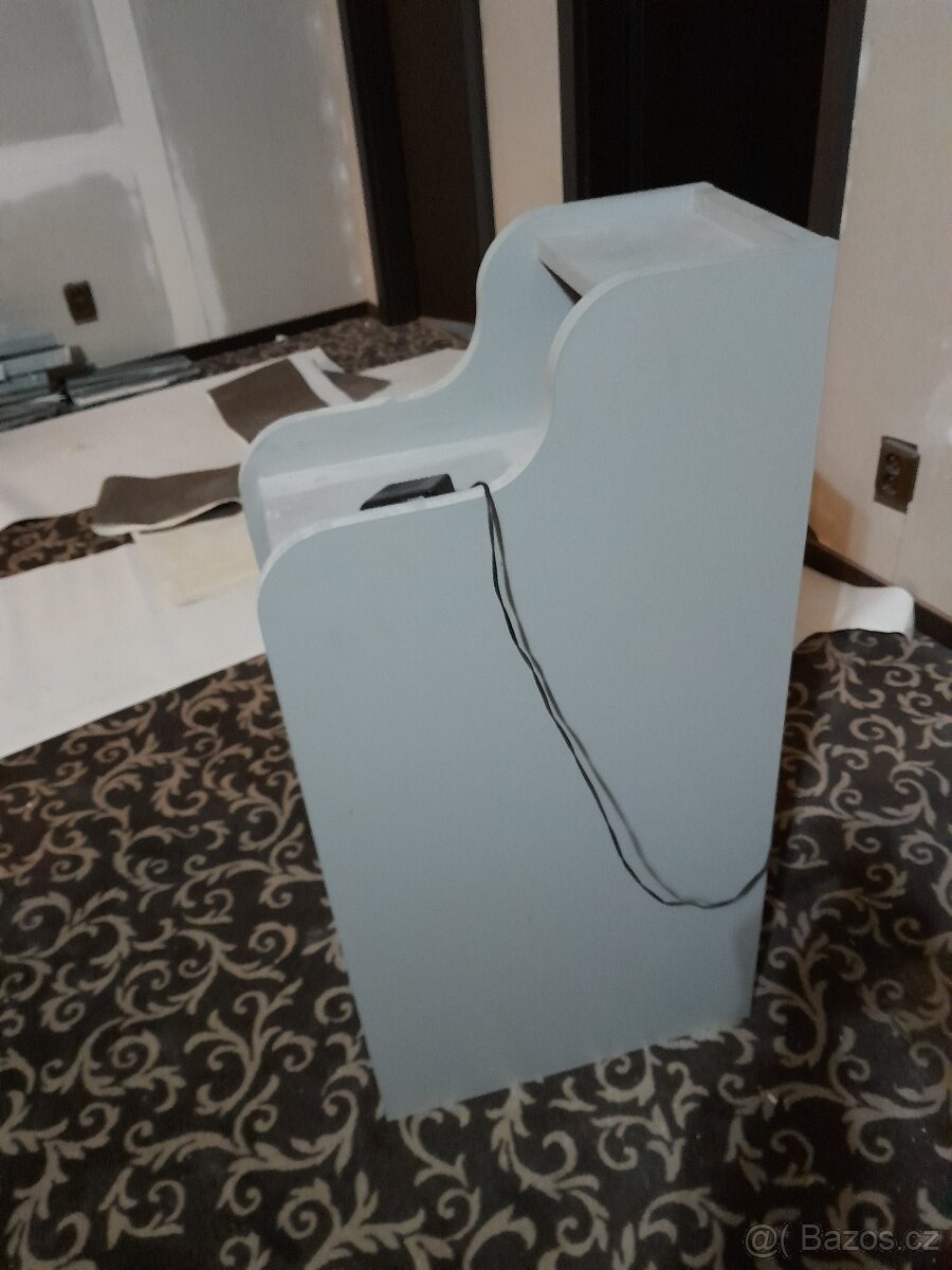 Odkládací stolek - 2