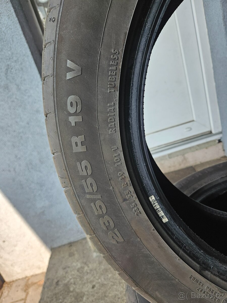 235/55/19 - 2