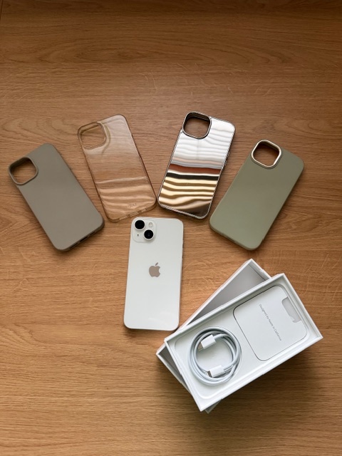 Apple iPhone 14 128 GB bílý - 2