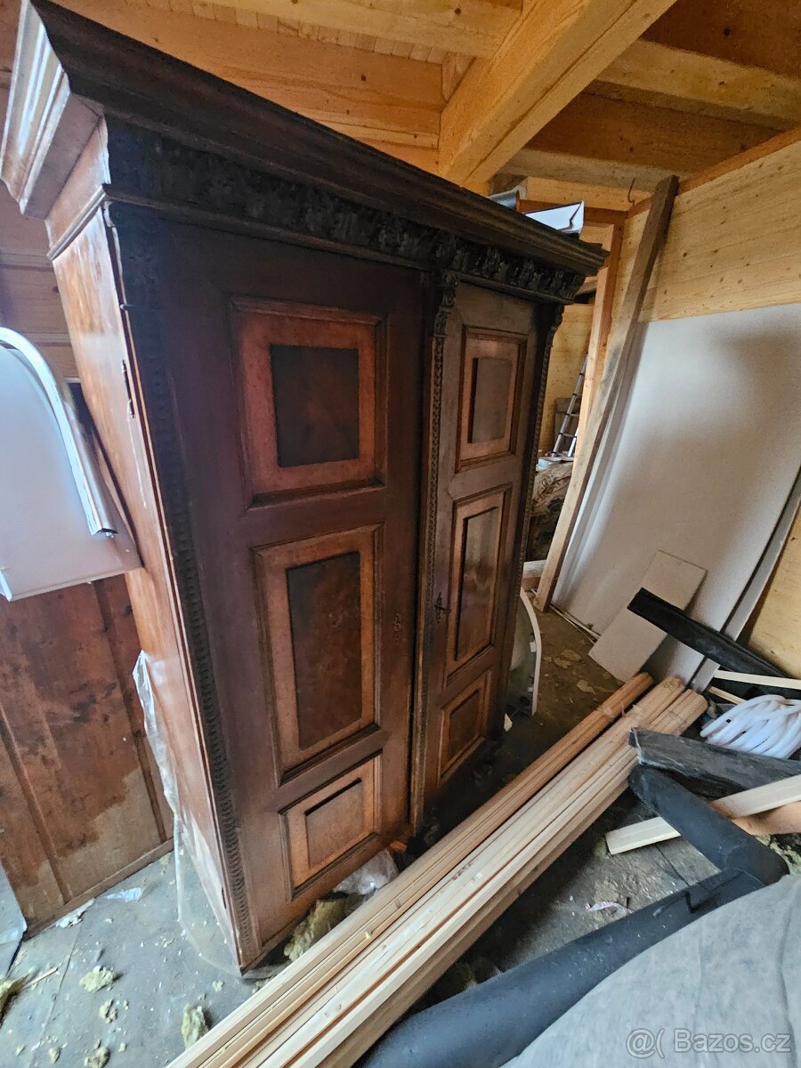 Starožitné skříně - 2