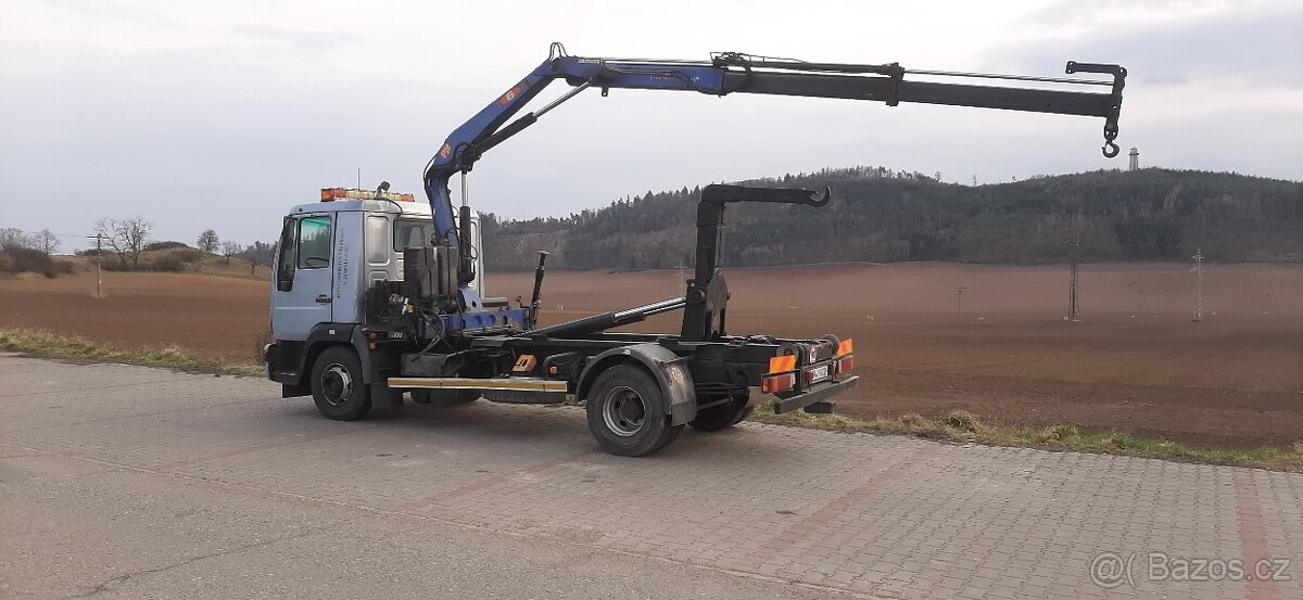 Hakový nosič kontejnerů s hydraulickou rukou - 2