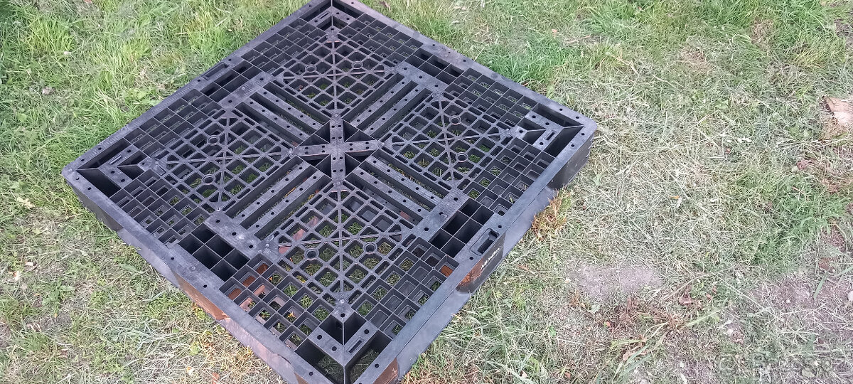 PLASTOVÉ PALETY s dovozem - VSAKOVAČKA - 2