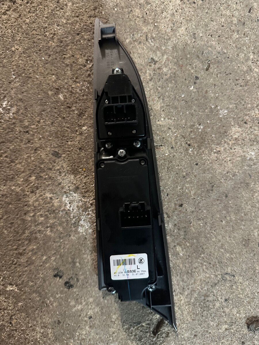 Mazda 3 BK ovladač stahování oken - 2