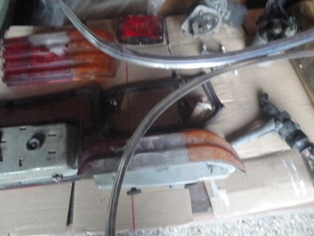 Mercedes W 114-115 náhradné diely - 2