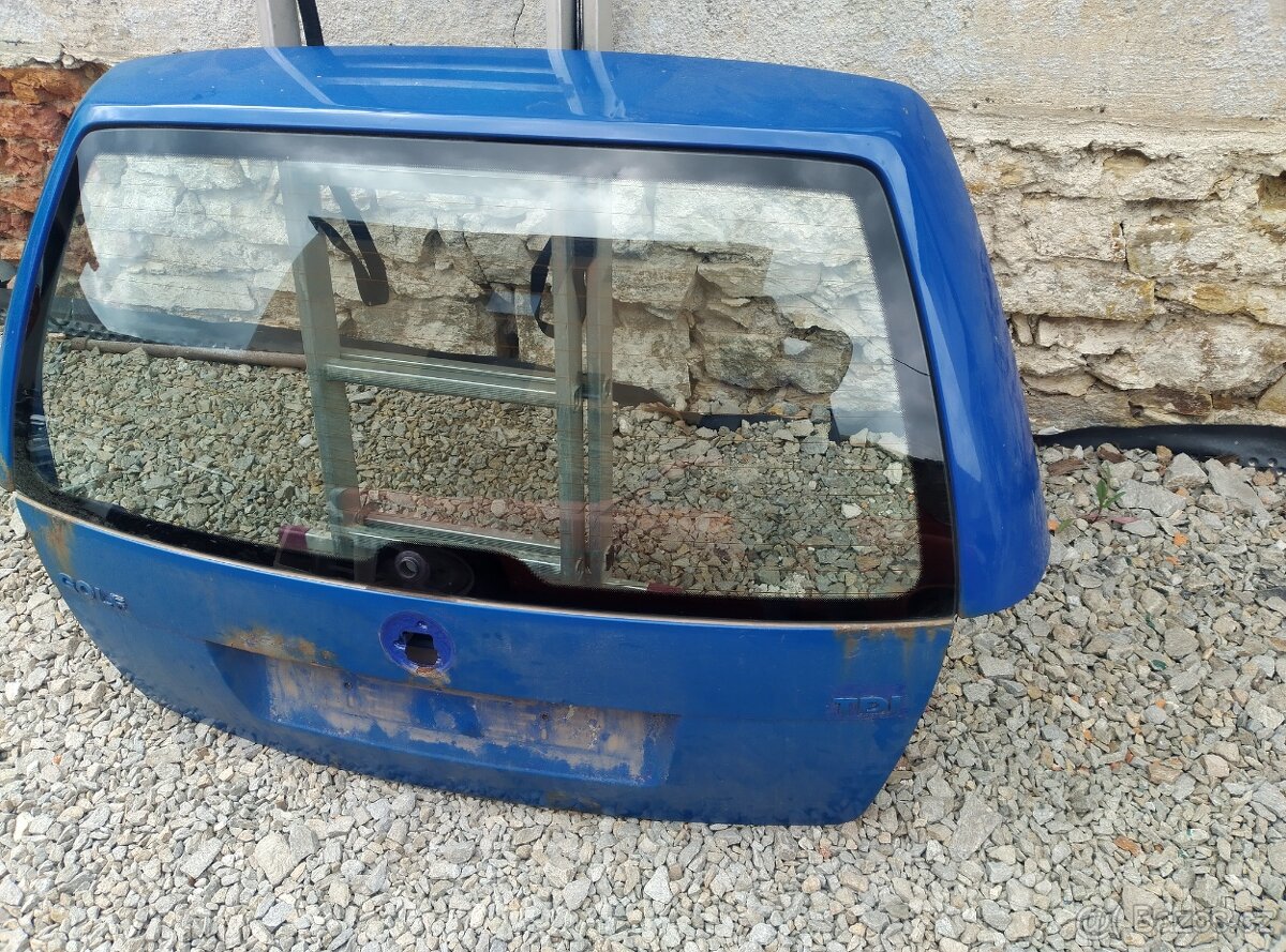 Golf 4 zadní okno - 2