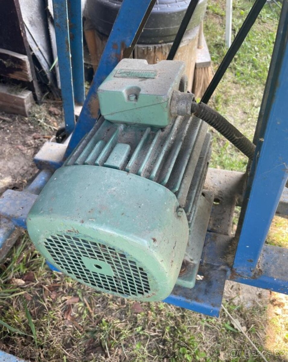 Prodej stolní pily - 2